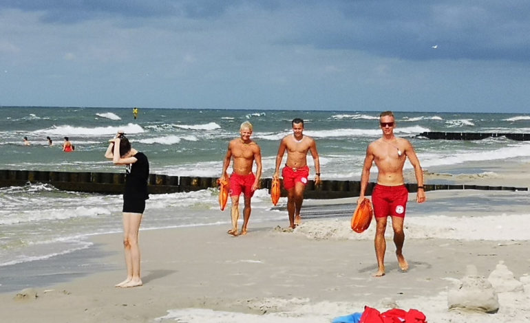 Pracowity weekend ratowników na plaży w Łebie LĘBORK24 info