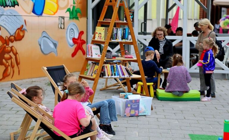 W czwartek przyjdź z dzieckiem na ul. Staromiejską. Będzie czekać „Letnia czytelnia”