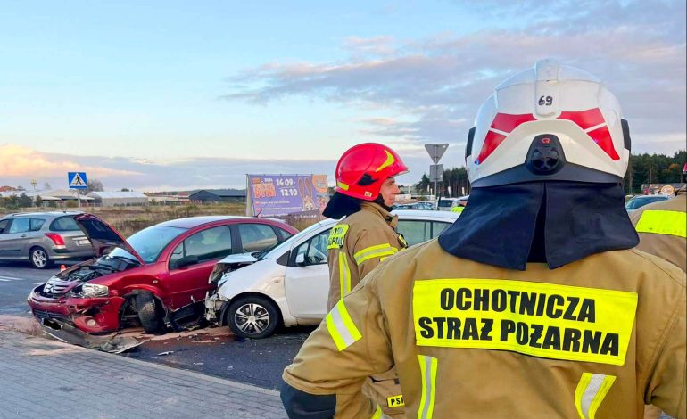 Kolizja dwóch samochodów na ul. Żeromskiego w Lęborku [WIDEO]