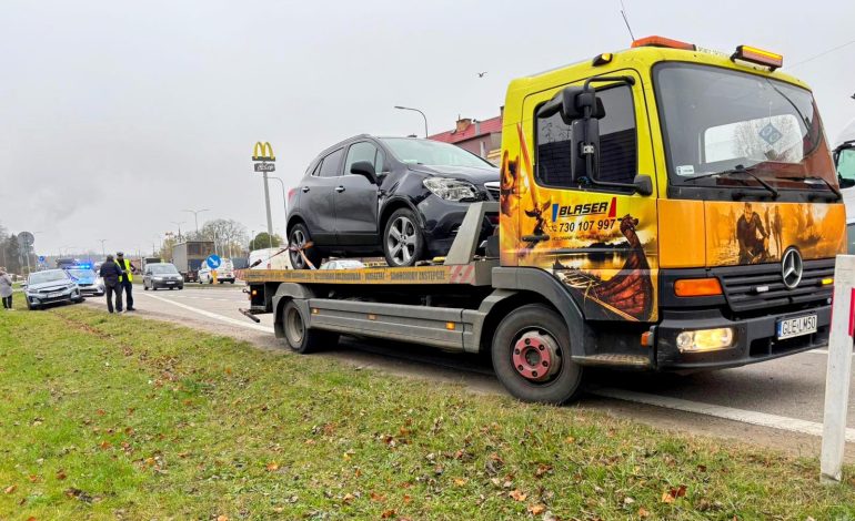 Kolizja dwóch samochodów na ul. Jana Pawła II w Lęborku