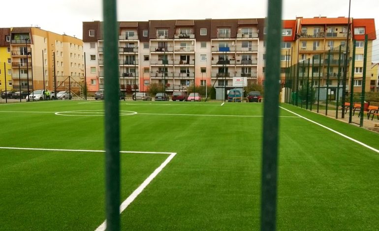  Kończy się budowa trzech boisk na osiedlu Sportowa w Lęborku [ZDJĘCIA]